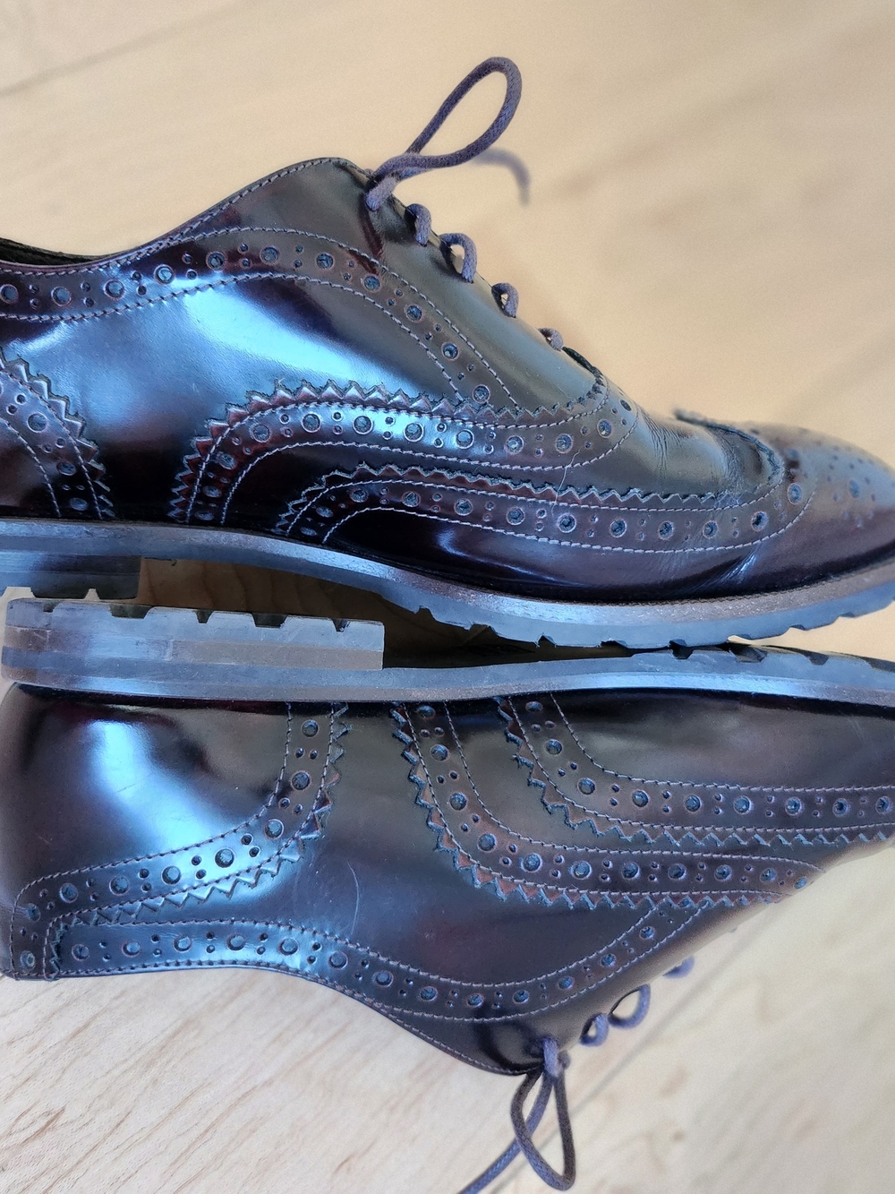 Johnston & Murphy Womens Burgundy Wingtip Brogues - Classic Leather Dress Shoes - Picture 3 of 9